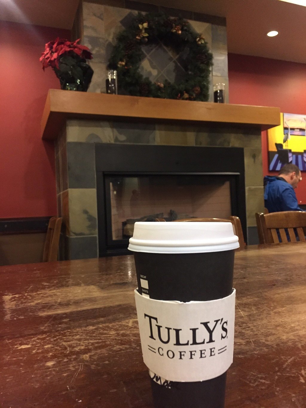 Tully`s Coffee - Market Place